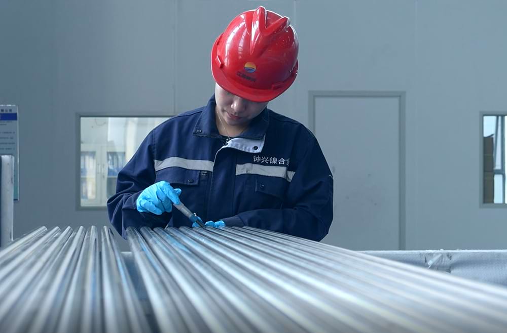 What Are the Characteristics of Precision Seamless Tubes?